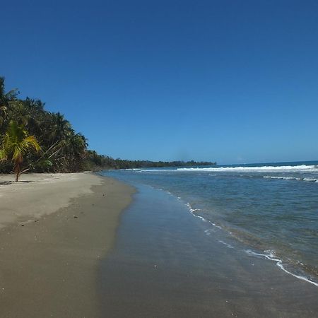 Cabinas Caribe Luna Cahuita Exteriör bild