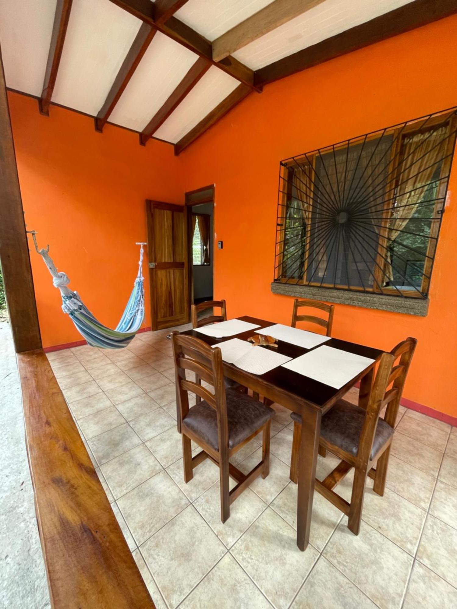 Cabinas Caribe Luna Cahuita Exteriör bild