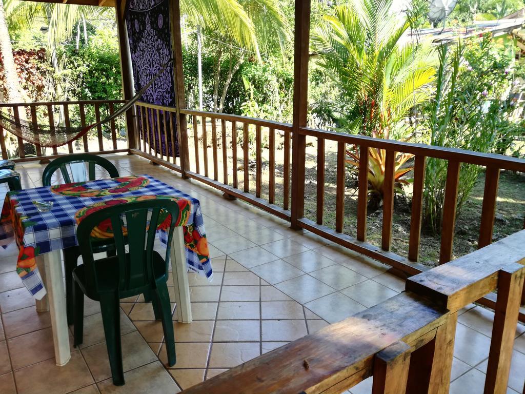 Cabinas Caribe Luna Cahuita Exteriör bild