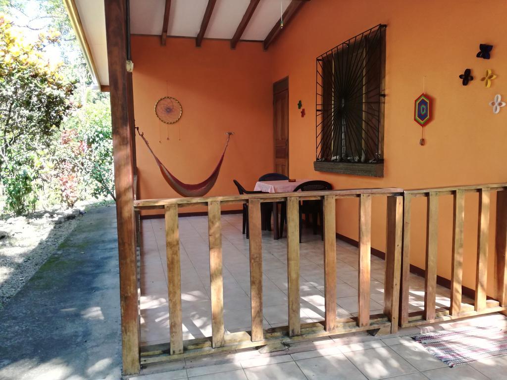 Cabinas Caribe Luna Cahuita Exteriör bild